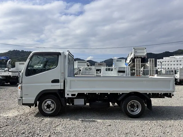 三菱 キャンター TPG-FBA00(2WD)の写真4