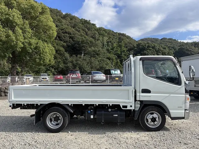 三菱 キャンター TPG-FBA00(2WD)の写真5