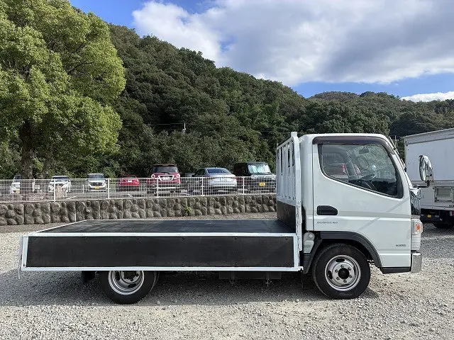 三菱 キャンター TPG-FBA00(2WD)の写真12