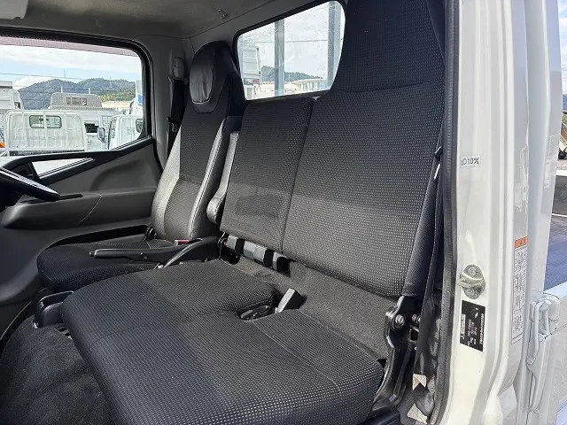 三菱 キャンター TPG-FBA00(2WD)の写真24