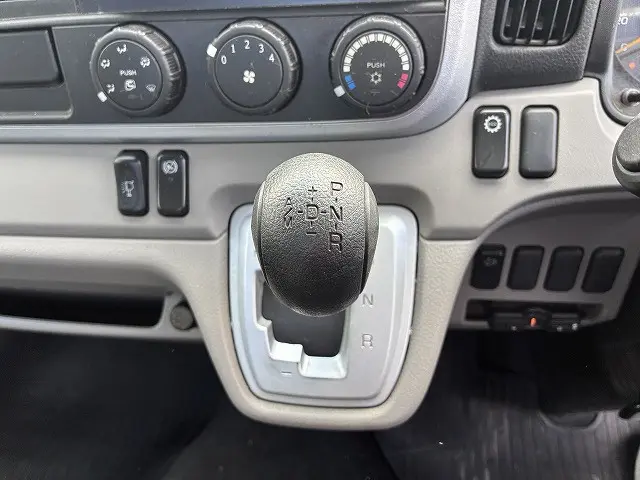 三菱 キャンター TPG-FBA00(2WD)の写真28