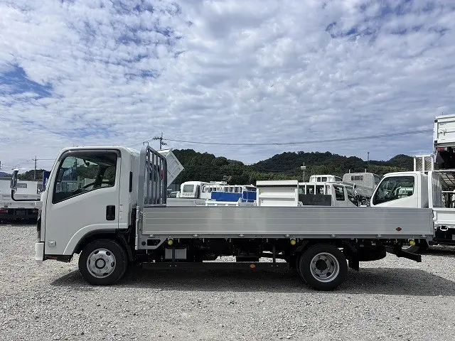 いすゞ エルフ 2RG-NPR88AC(2WD)の写真4