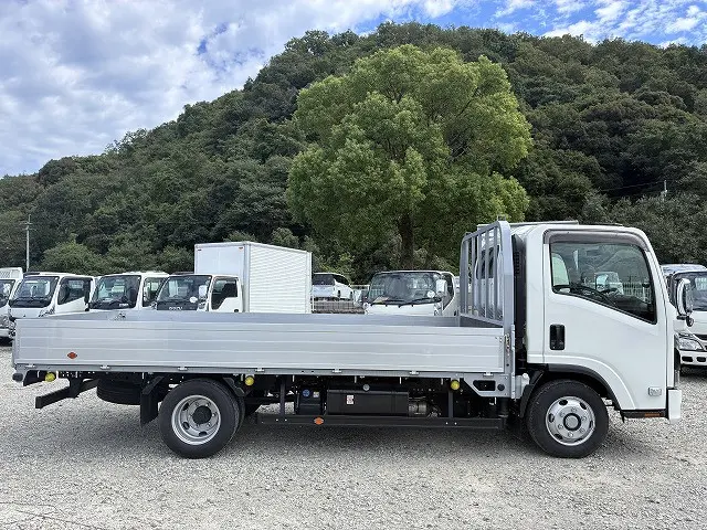 いすゞ エルフ 2RG-NPR88AC(2WD)の写真5