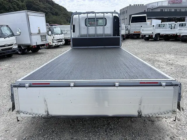 いすゞ エルフ 2RG-NPR88AC(2WD)の写真14