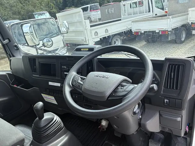 いすゞ エルフ 2RG-NPR88AC(2WD)の写真30