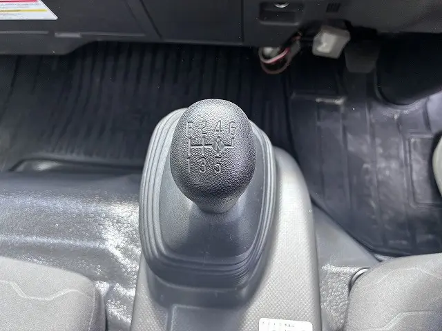 いすゞ エルフ 2RG-NPR88AC(2WD)の写真31