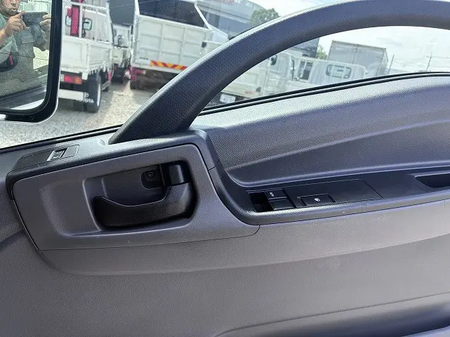 いすゞ エルフ 2RG-NPR88AC(2WD)の写真39