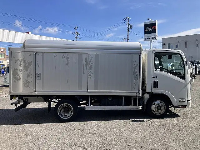 いすゞ エルフ TKG-NLR85N(2WD)の写真5