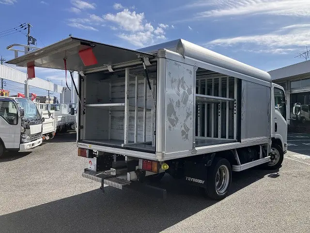 いすゞ エルフ TKG-NLR85N(2WD)の写真15