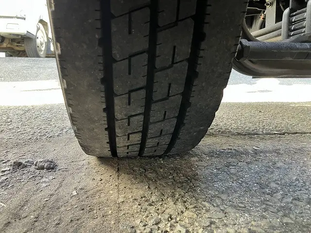 いすゞ エルフ TKG-NLR85N(2WD)の写真28