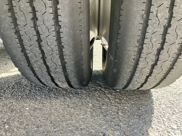 いすゞ エルフ TKG-NLR85N(2WD)の写真30