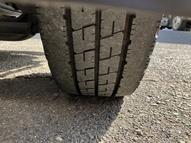 いすゞ エルフ TKG-NLR85N(2WD)の写真31