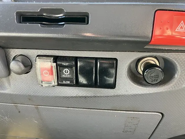 いすゞ エルフ TKG-NLR85N(2WD)の写真39