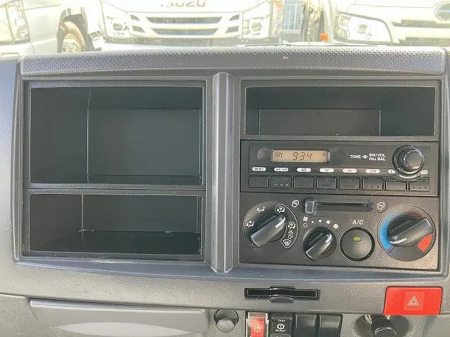 いすゞ エルフ TKG-NLR85N(2WD)の写真40