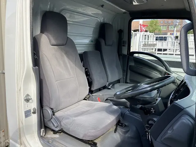 いすゞ エルフ TKG-NLR85N(2WD)の写真43