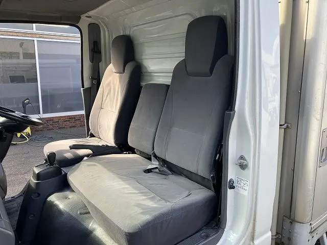 いすゞ エルフ TKG-NLR85N(2WD)の写真44