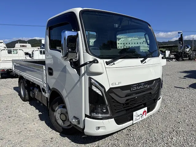 いすゞ エルフ 2TG-NJR88AF(2WD)の写真3