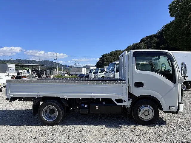 いすゞ エルフ 2TG-NJR88AF(2WD)の写真5