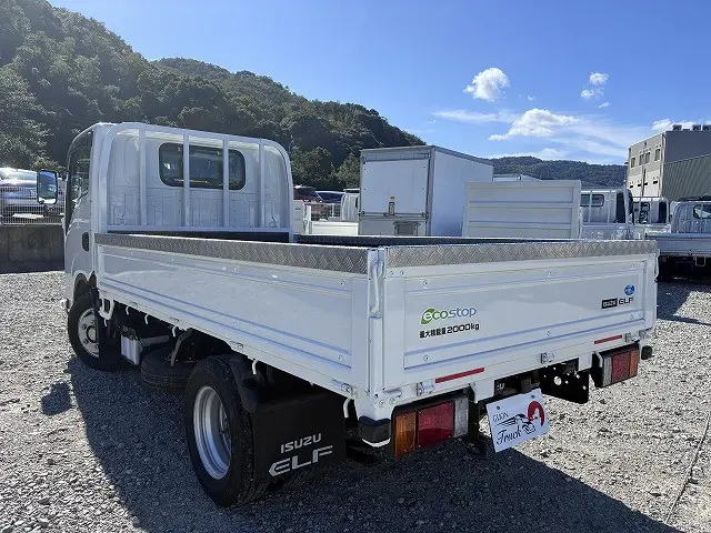いすゞ エルフ 2TG-NJR88AF(2WD)の写真6