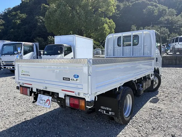 いすゞ エルフ 2TG-NJR88AF(2WD)の写真8