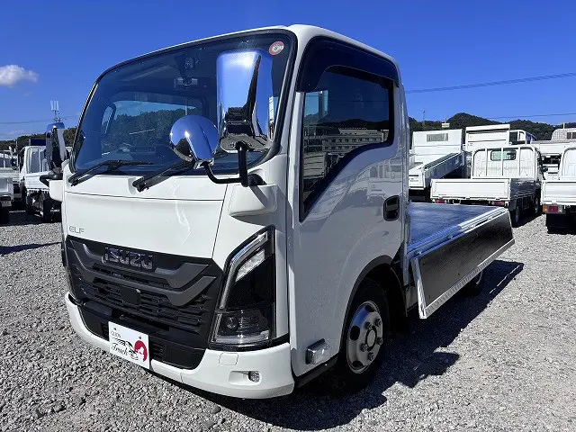 いすゞ エルフ 2TG-NJR88AF(2WD)の写真9