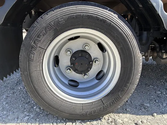いすゞ エルフ 2TG-NJR88AF(2WD)の写真39