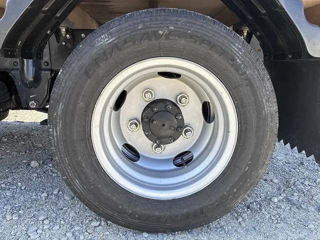 いすゞ エルフ 2TG-NJR88AF(2WD)の写真40