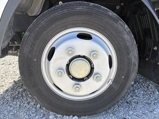 いすゞ エルフ 2TG-NJR88AF(2WD)の写真41