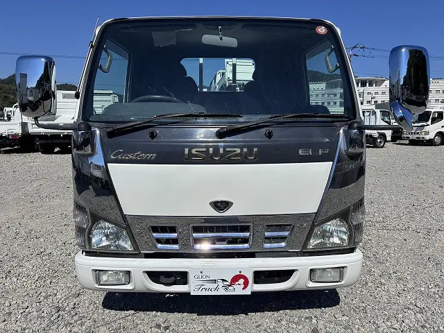 いすゞ エルフ KR-NHR69(2WD)の写真2
