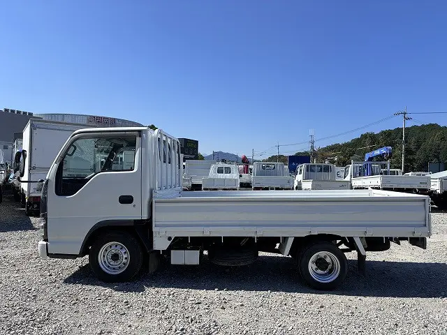 いすゞ エルフ KR-NHR69(2WD)の写真4
