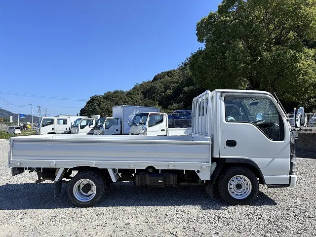 いすゞ エルフ KR-NHR69(2WD)の写真5