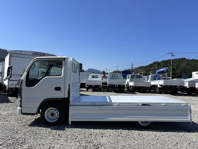 いすゞ エルフ KR-NHR69(2WD)の写真11