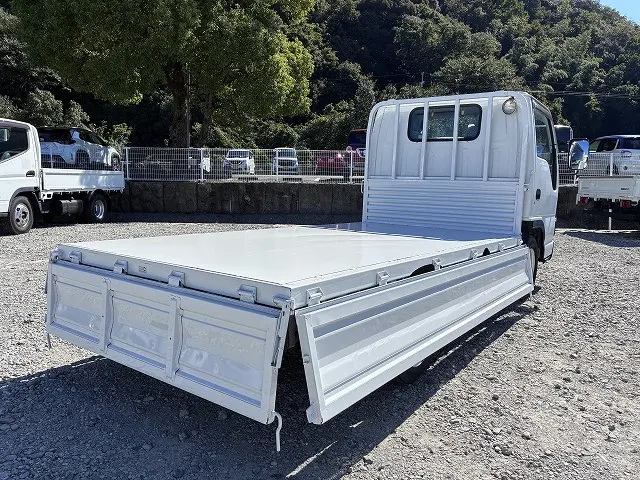 いすゞ エルフ KR-NHR69(2WD)の写真15