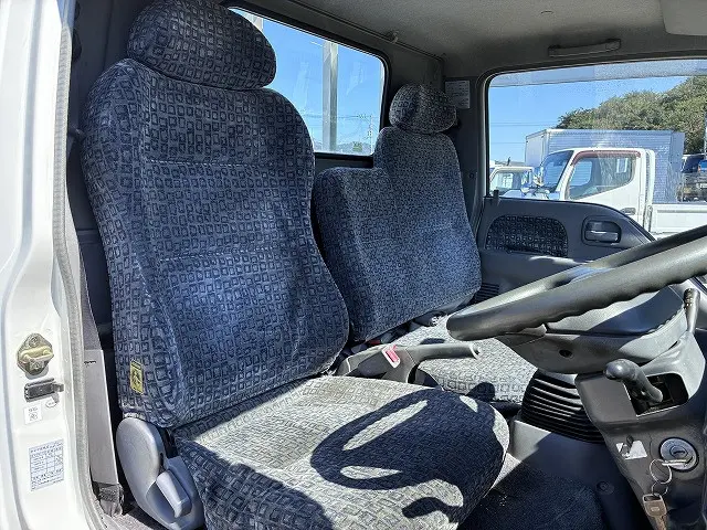 いすゞ エルフ KR-NHR69(2WD)の写真24