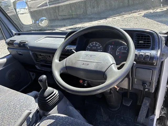 いすゞ エルフ KR-NHR69(2WD)の写真26