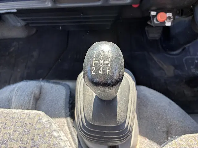 いすゞ エルフ KR-NHR69(2WD)の写真27