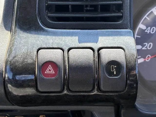 いすゞ エルフ KR-NHR69(2WD)の写真30
