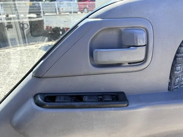 いすゞ エルフ KR-NHR69(2WD)の写真32