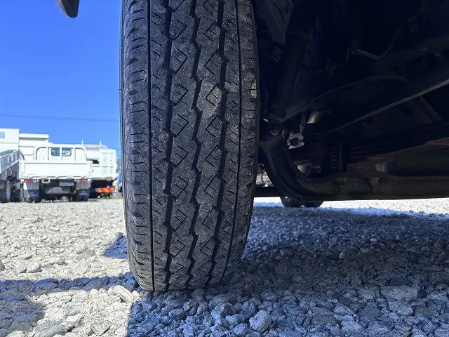 いすゞ エルフ KR-NHR69(2WD)の写真37