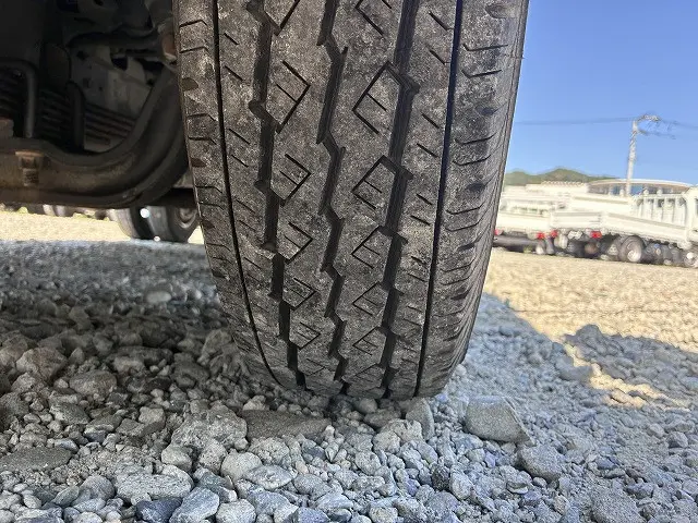 いすゞ エルフ KR-NHR69(2WD)の写真40