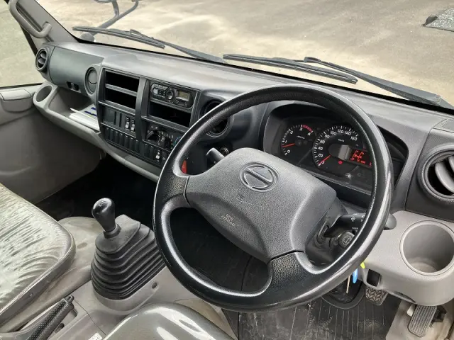 日野 デュトロ TKG-XZU710M(2WD)の写真30