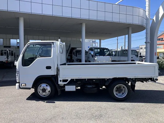 いすゞ エルフ TRG-NJS85A(4WD)の写真4