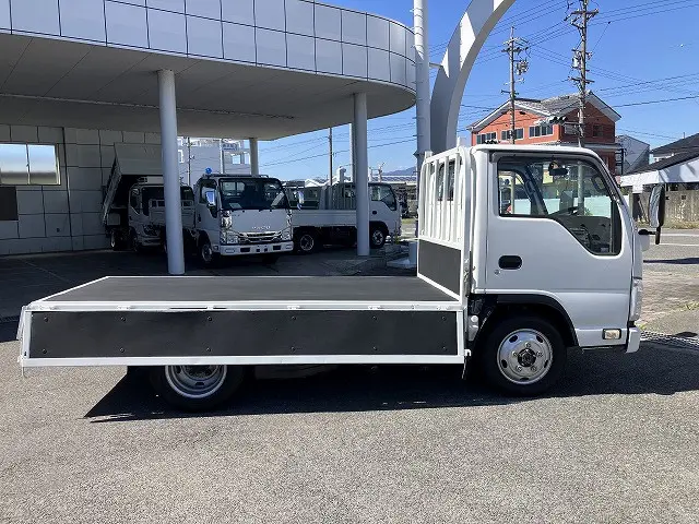 いすゞ エルフ TRG-NJS85A(4WD)の写真12