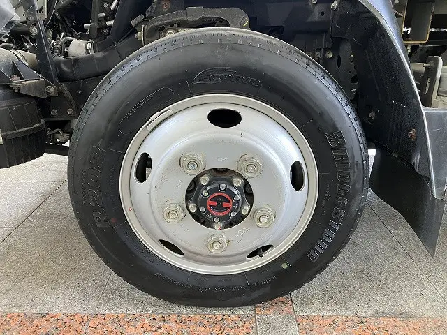 いすゞ エルフ TRG-NJS85A(4WD)の写真24