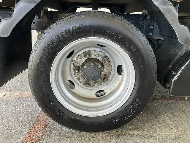 いすゞ エルフ TRG-NJS85A(4WD)の写真26