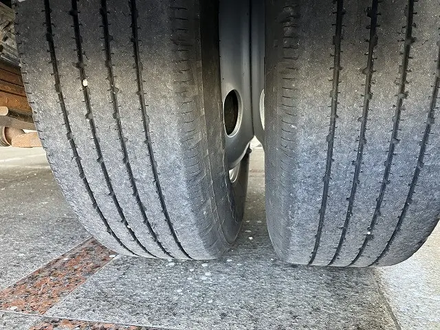 いすゞ エルフ TRG-NJS85A(4WD)の写真31