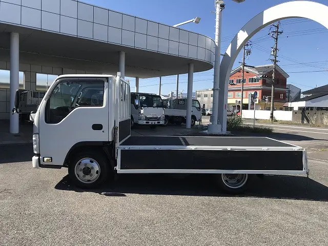 いすゞ エルフ TRG-NJS85A(4WD)の写真11