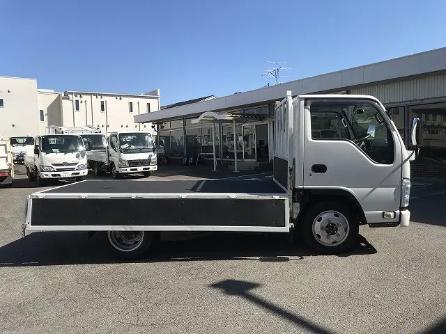 いすゞ エルフ TRG-NJS85A(4WD)の写真12
