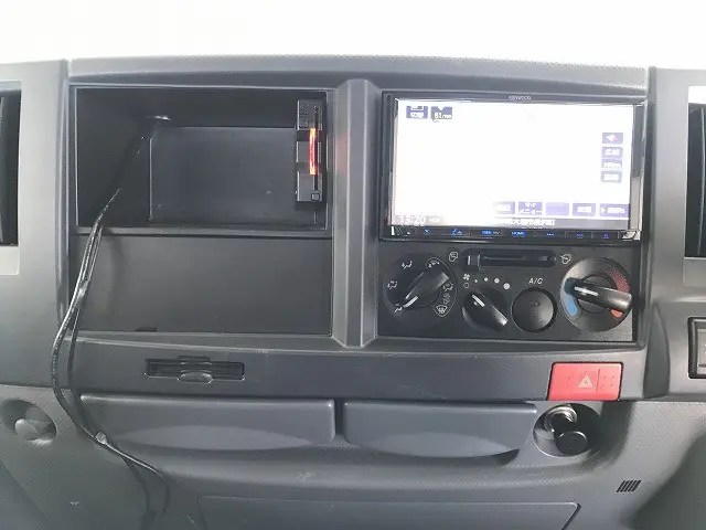 いすゞ エルフ TRG-NJS85A(4WD)の写真27