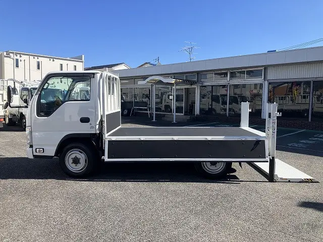 いすゞ エルフ TPG-NHS85A(4WD)の写真11